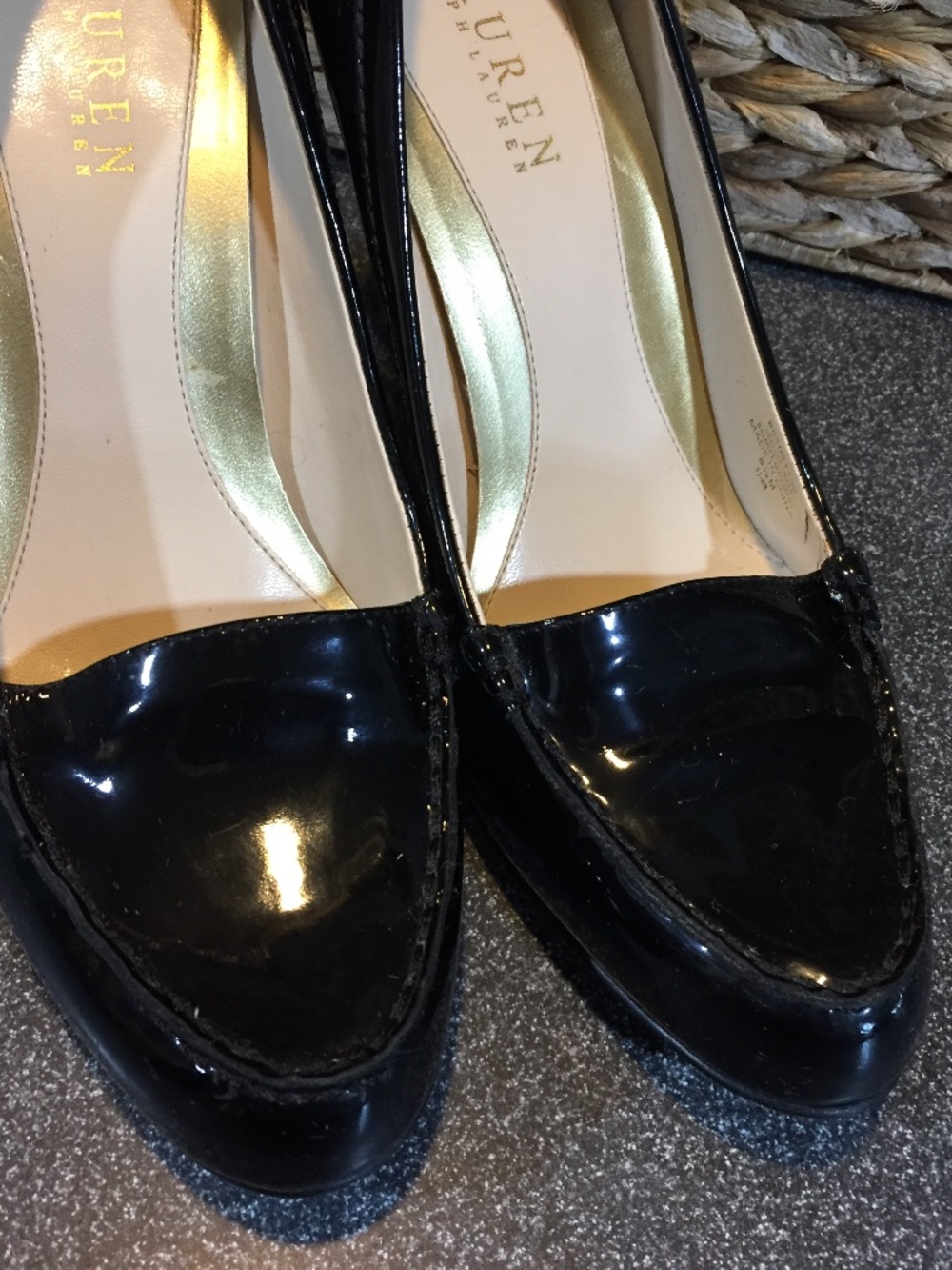 Lauren Ralph Lauren Black Patent Leather Pumps - Picture 2 of 13